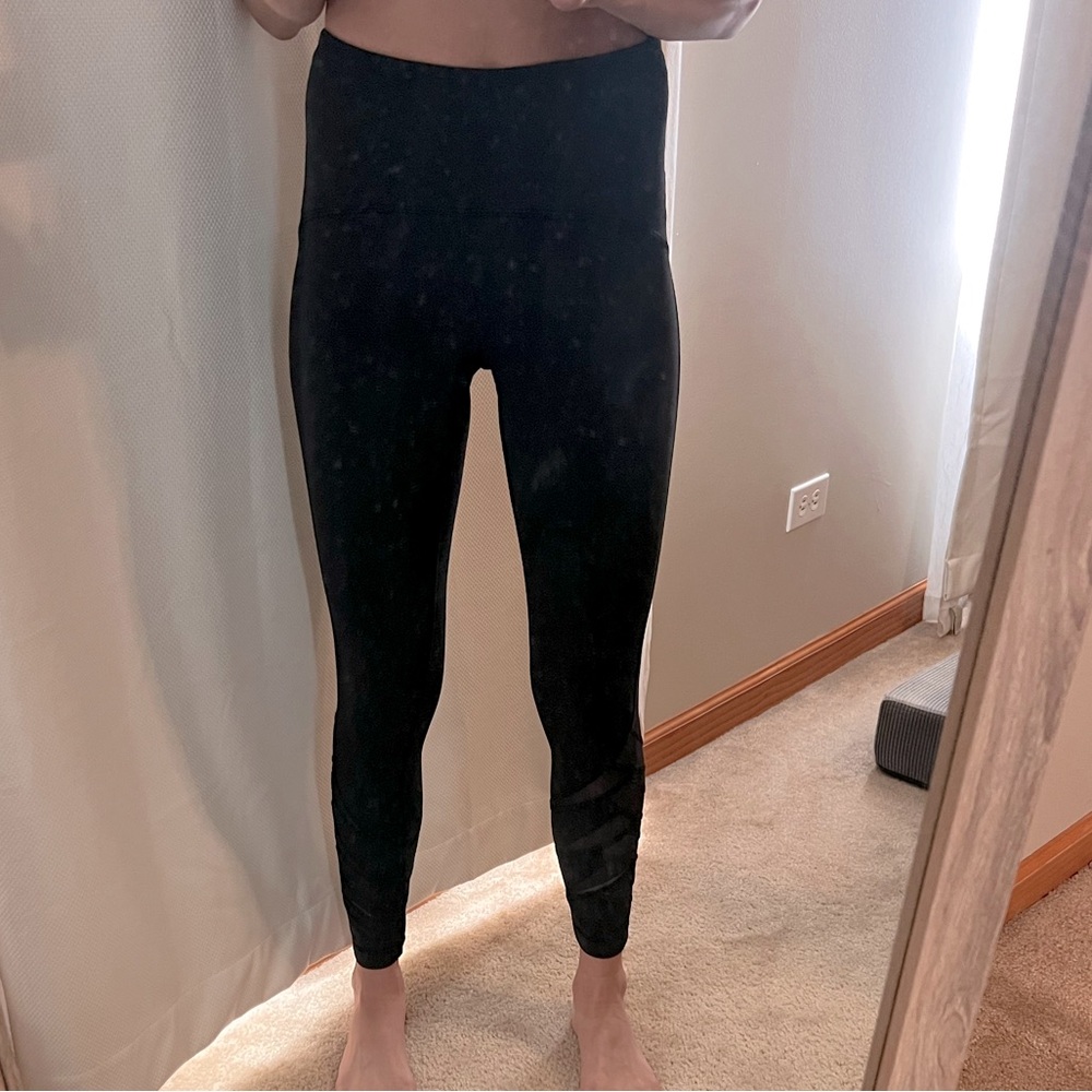 Lulu lemon leggings - 4 (criss cross design calf down)